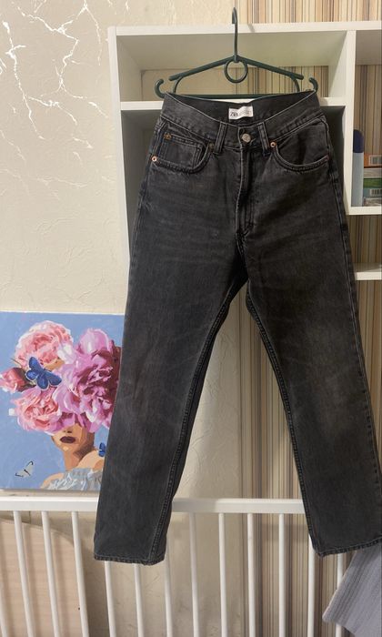 Джинси жіночі в ідеальному стані  розмір  с м . Zara