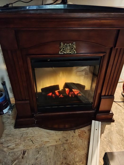 Kominek elektryczny w zabudowie
