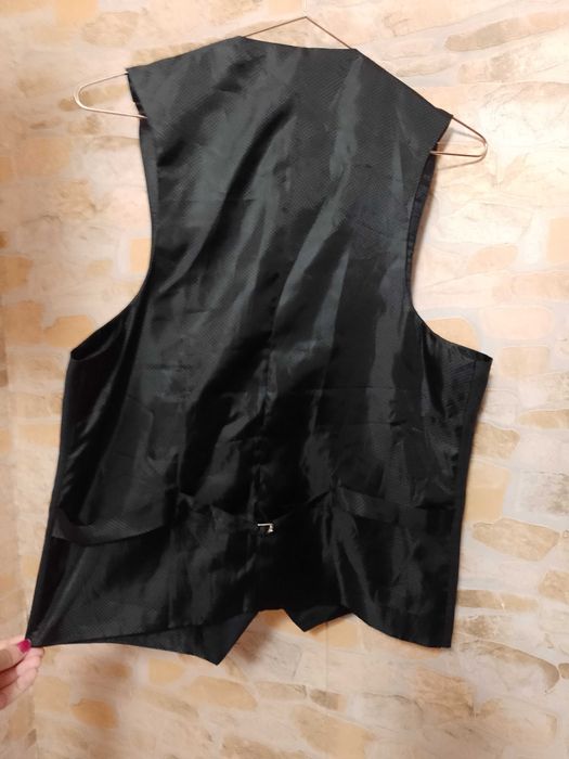 (M/L) Czarna kamizelka garniturowa w prążki z Londynu