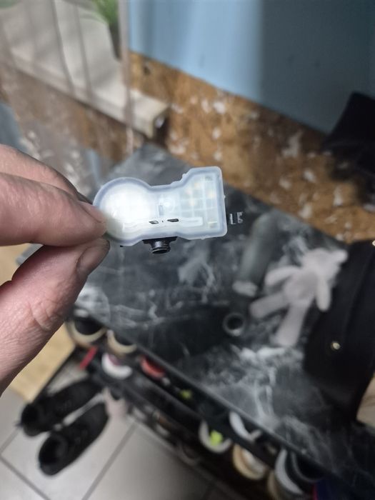 Продам датчик тиску в шинах