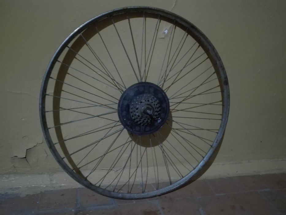 колесо 28 дюймів заднє