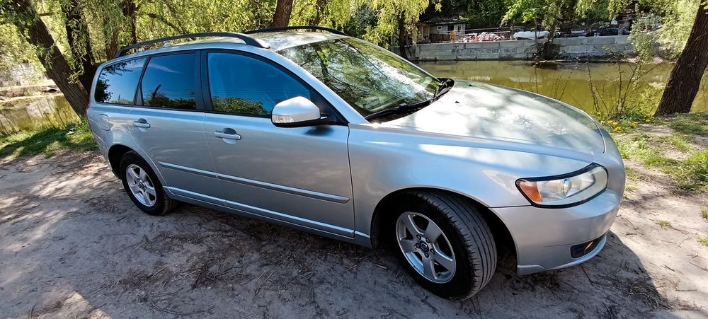 Volvo v50 2009г 1.6 д