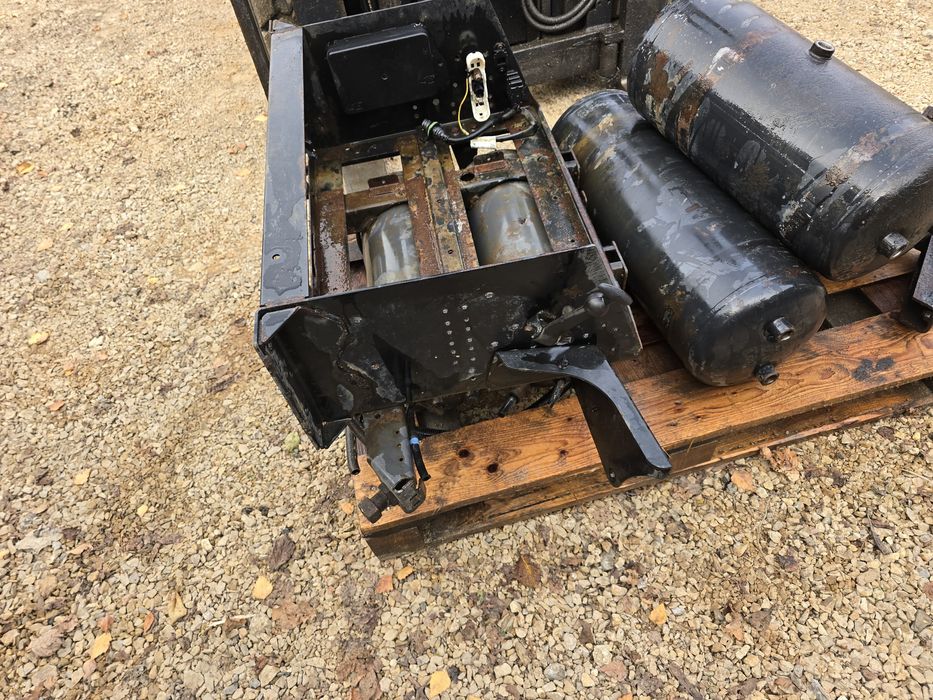 Skrzynka akumulatorów renault midlum premium