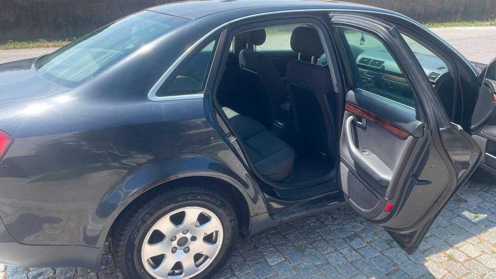 Audi A4 1.9 TDI de 2003 com 130 cv foto 5