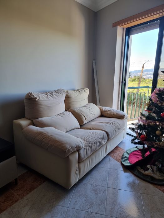 Sofá-cama de dois lugares à venda