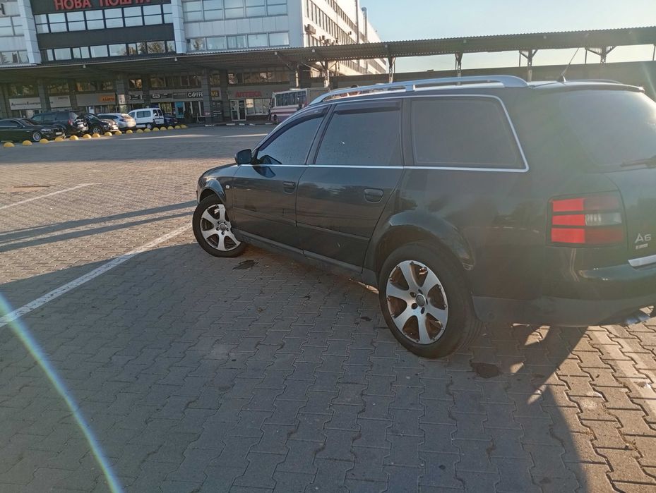 Автомобіль Audi a6
