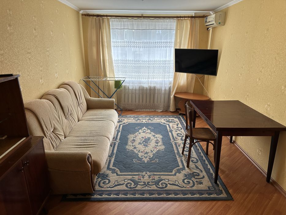 Оренда кімнати для дівчини на Замості, (Некрасова, Центральний ринок)