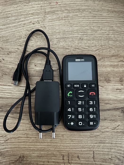 Telefon Dla seniora Maxcom z latwym wybieraniem numerow