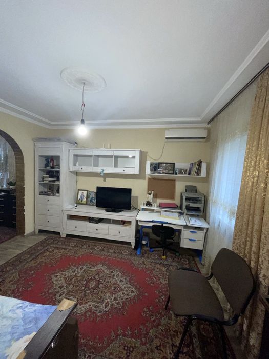 Продаётся жилой дом в городе Днепр