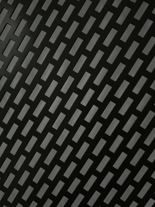 Metalowa ścianka grafitowa