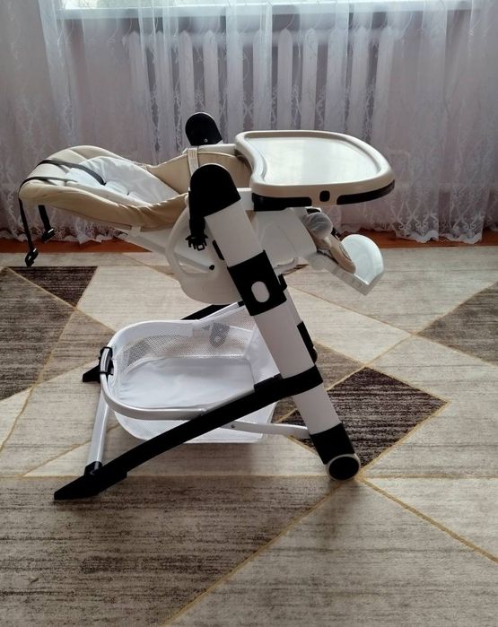 Стільчик для годування carrello apricus