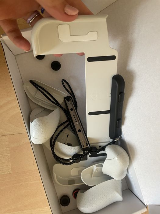 Nintendo Switch Oled super stan, duzy zestaw Żywiec • OLX.pl