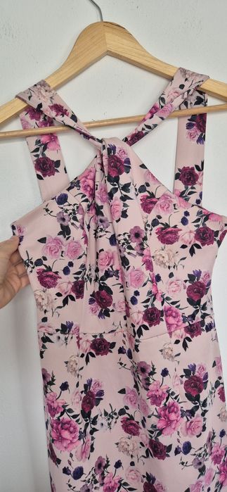 Elegancka sukienka w kwiaty na lato na wesele Mohito S