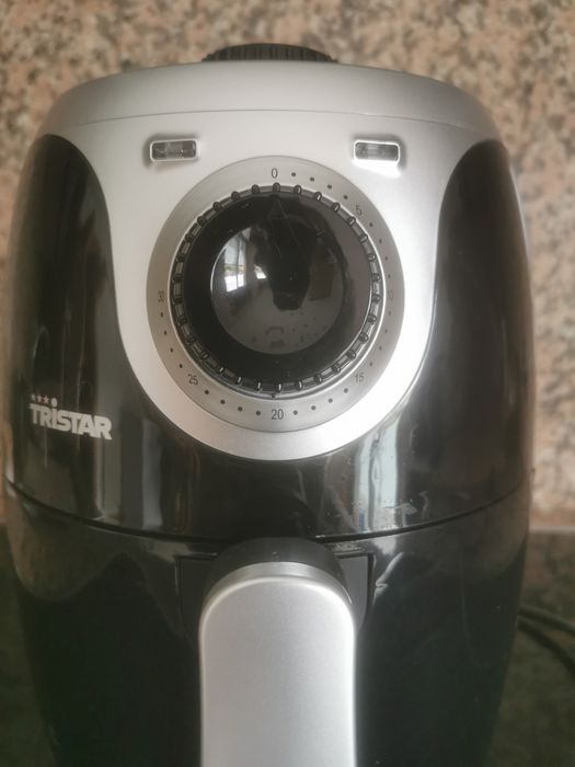 Air fryer Tristar preta