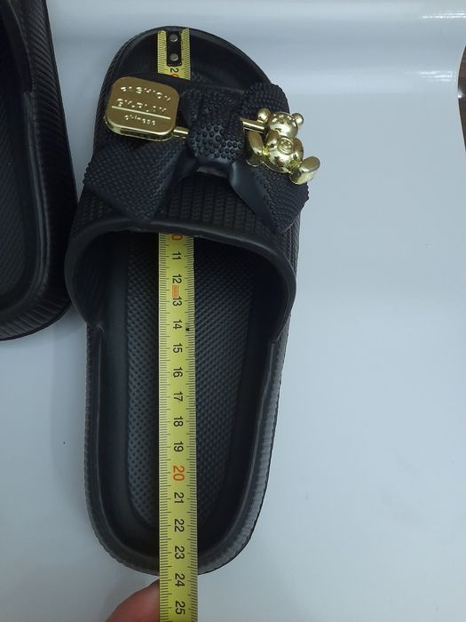 Klapki z kokardą 37