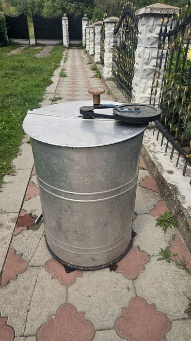 Медогонка трьох рамкова