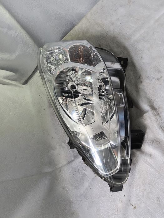 Lampa lewa Peugeot Partner Lift Europa 12-15 ładna