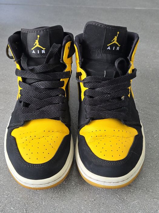 Sapatilhas air Jordan 1 Mid SE amarelas