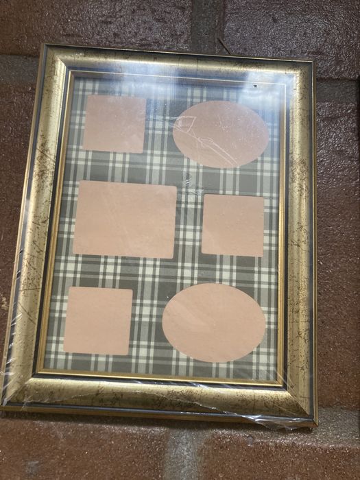 Golden Frames437559855625676802