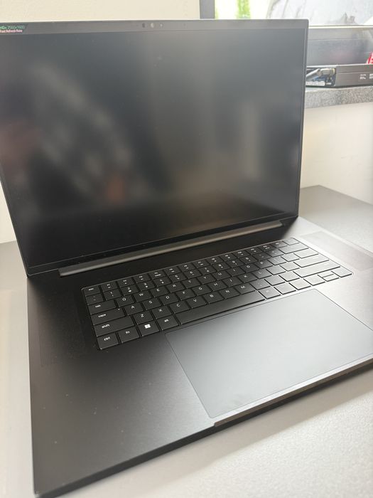 Laptop Razer Blade 18| i9-13950HX | 16G | 1TB | RTX4060| FV