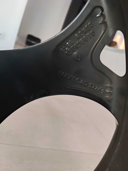 Felga Alfa Romeo Giulia VELOCE 9Jx19 ET34 

Felga Alfa R