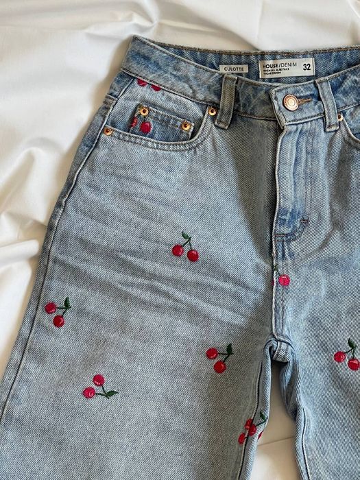 Джинси з вишитими вишеньками House Denim, розмір 32