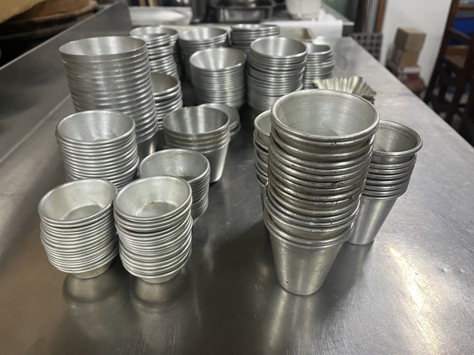Formas para bolos em aluminio 290 unidades