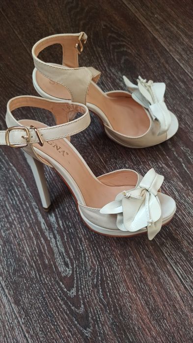 Красивые босоножки, 35 размер