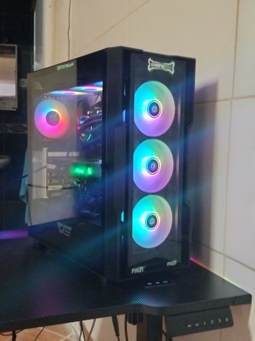 pc gaming - ryzen 7 5800X - RTX 5070