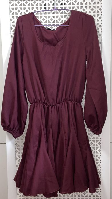 Сукня трохи виша коліна бургунді