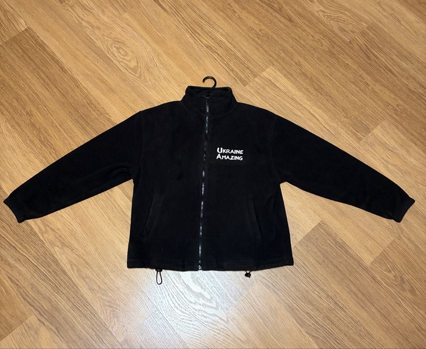 Тепла чорна кофта