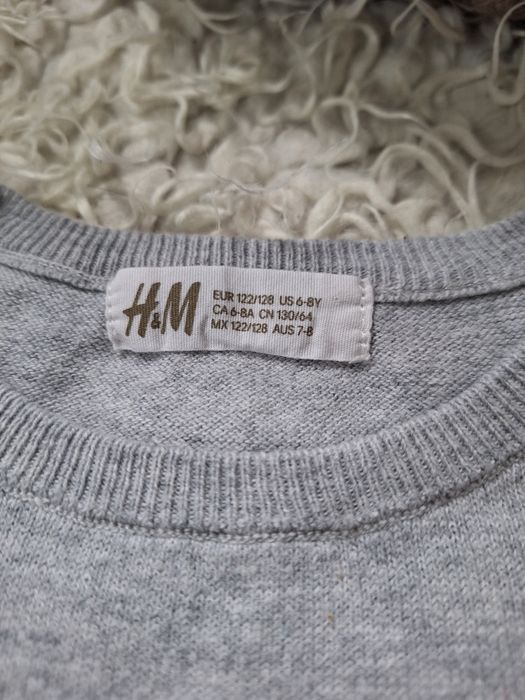 Sweterek firmy H&M..