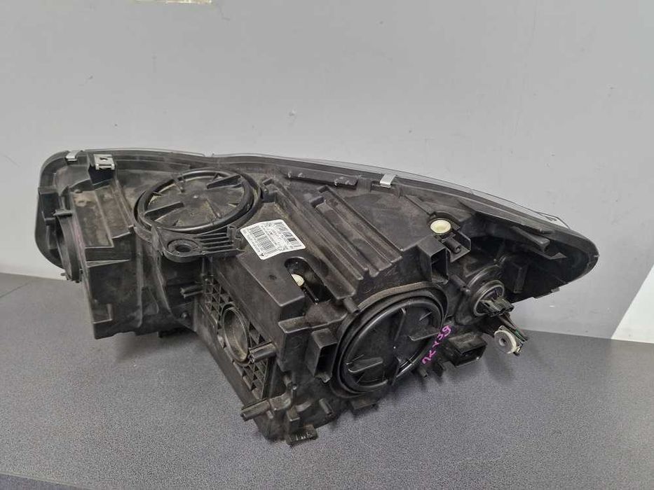 BMW 2 F45 F46 14r.- Lampa Przód Prawa