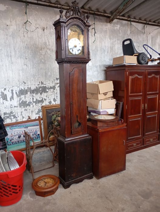 Vendo este relógio muito bonito bom estado a trabalhar muito bem