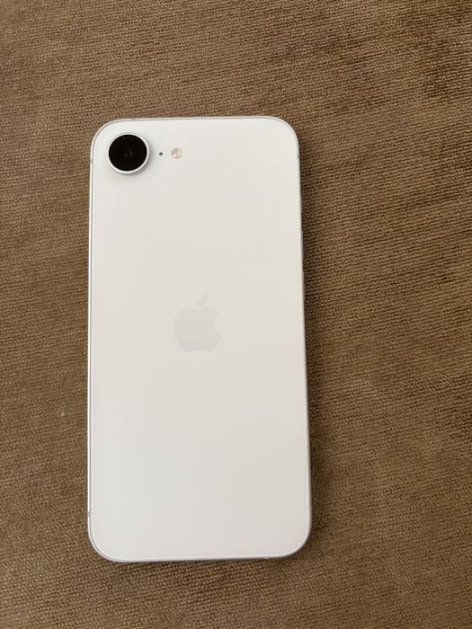 iPhone 16e 128gb eSIM Neverlock