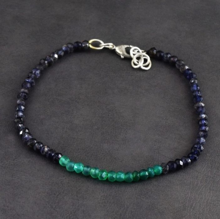 Pulseira de Contas Facetadas de Iolita e Ônix Natural Genuína com 27ct
