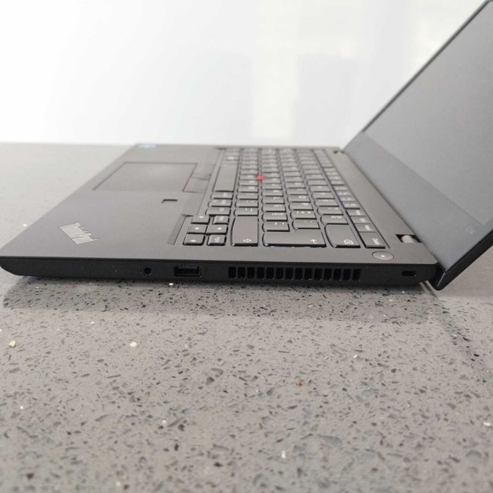 ThinkPad L14 i7 - Portátil Profissional para Trabalho/Estudo