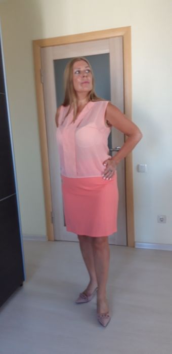 Элегантная юбка кораллового цвета