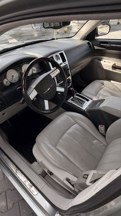 300c 5.7 hemi zadbany bez gazu