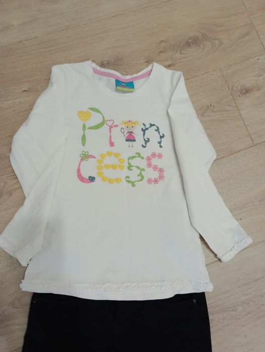 Светрик на дівчинку