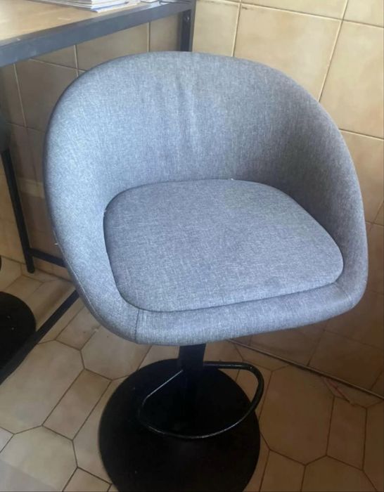 vendo mesa grande com cadeiras nova