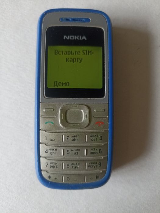 Мобильный телефон Nokia 1200.