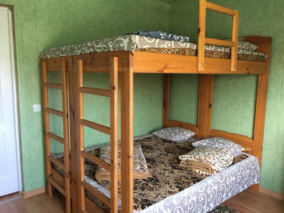 Двохярусне ліжко деревʼяне