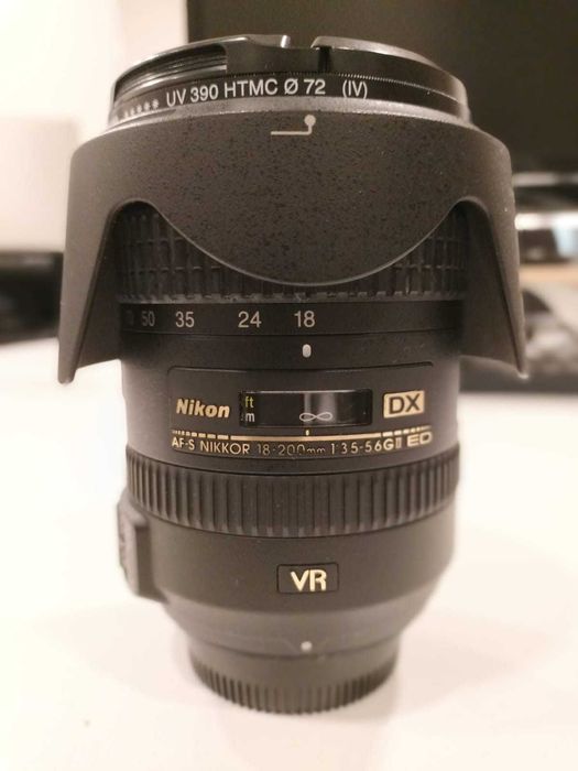 Nikon D90 + Objetiva AF-S 18-200mm VR + Acessórios em Excelente estado