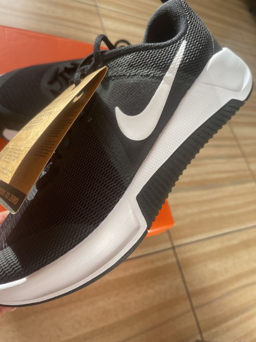 Продам кросівки NIKE MC TRAINER 3