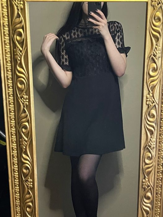 Чорна коротка сукня з кружевом