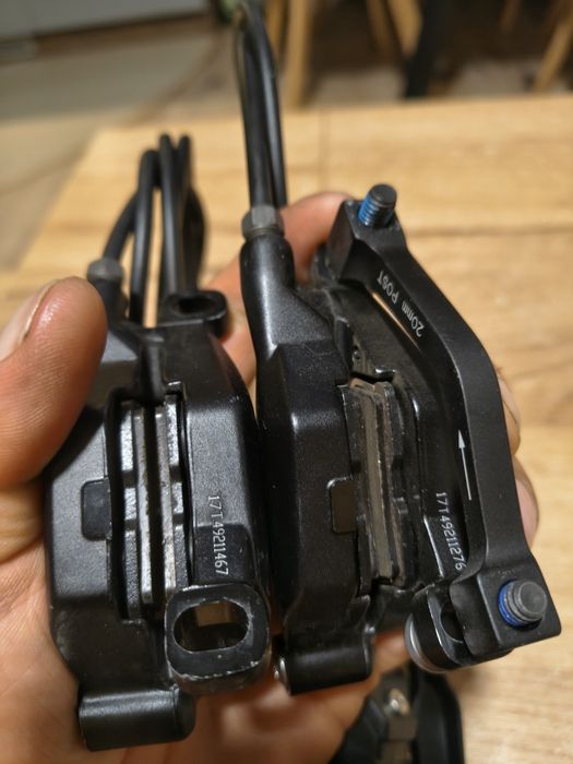 Nowe hamulce hydrauliczne Sram DB8 czterotłokowe