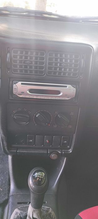 Seat Ibiza 1.9 TDI com gancho de reboque