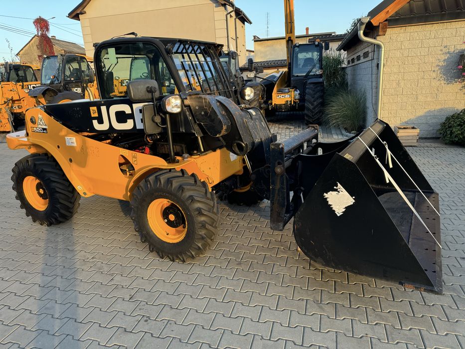 Ładowarka JCB 520-40 , 2015r 36kw silnik widly+łyżka 516,524,525,527