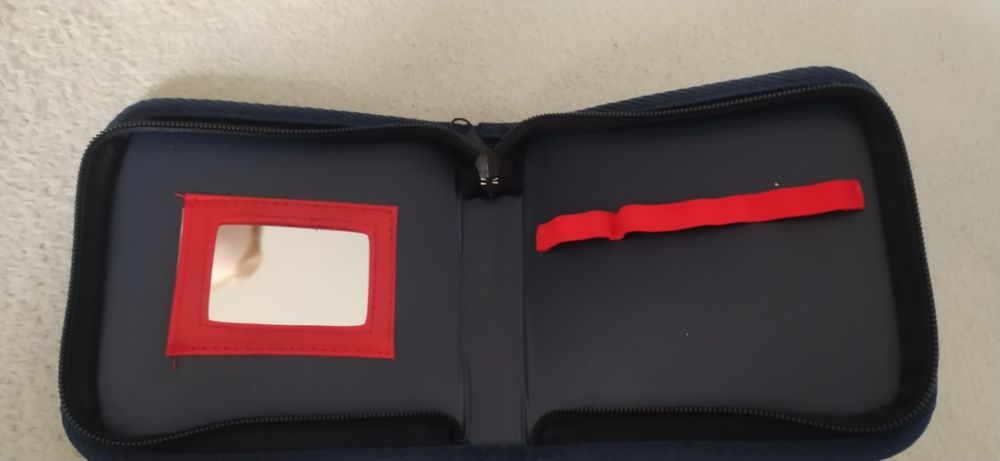 Małe etui na kosmetyki Rimmel